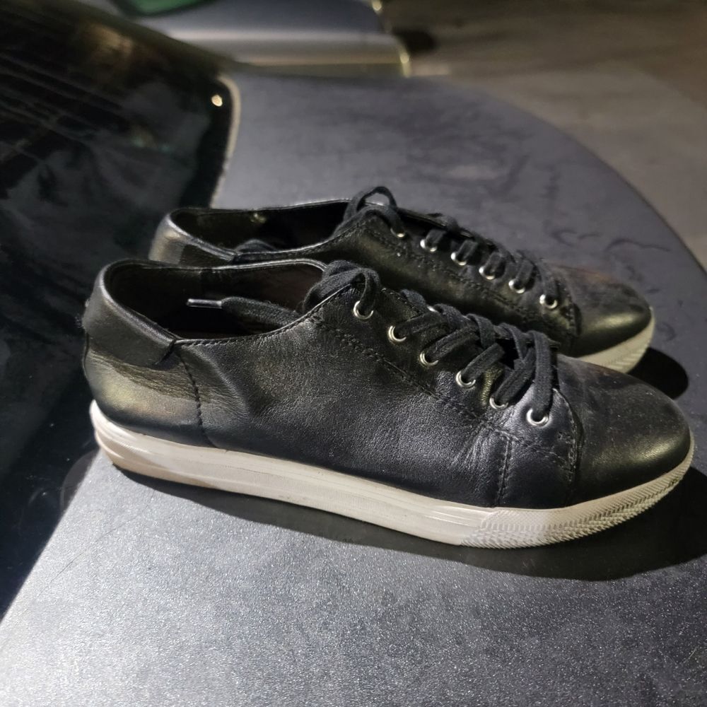 Nine West Palmeroo Leather Soft Casual Sneaker Shoe US 7 Low Top Skate